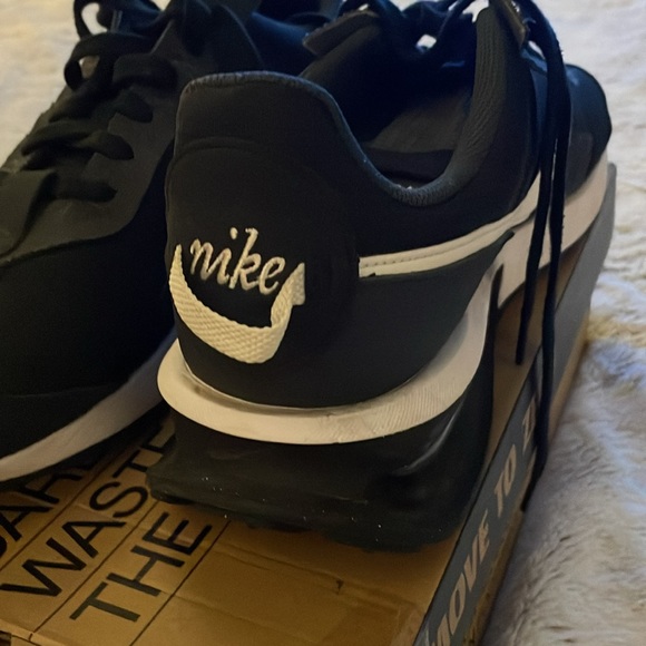 Nike Air Max Pre-Day Black and White Size 12 - Picture 5 of 15